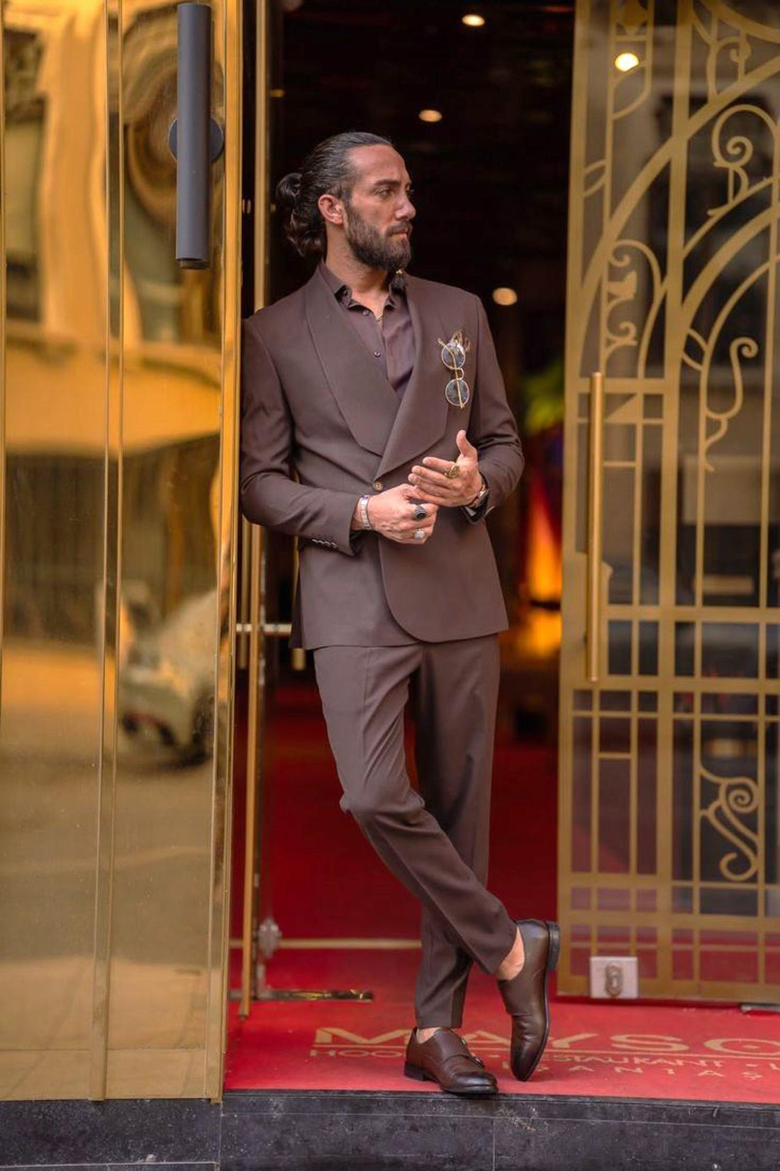 Madhu Couture Dark Brown Designer Coat Pant Formal Fashion Wedding 2 Piece Groom Party Wear Coat Pant Suit For Men.