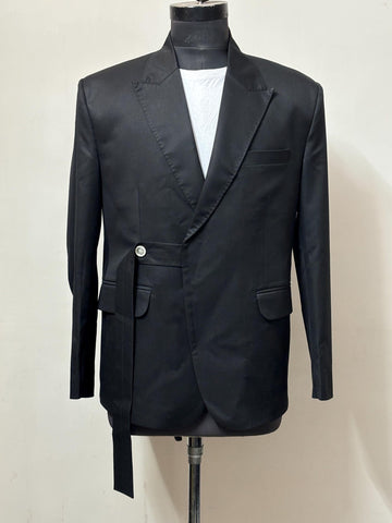 Madhu Couture New Stylish Black Knotted Style Designer Partywear Slim Fit Tuxedo Suit for Men.