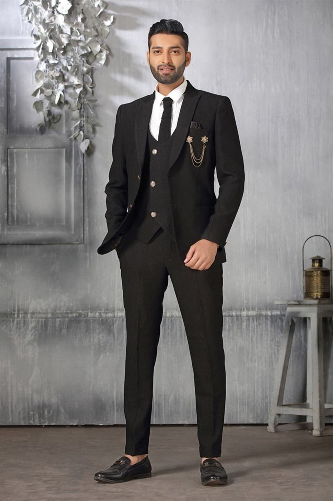 Madhu Couture Black Designer Coat Pant Slim Fit 3 Piece Suit Formal Fashion Wedding Groom Wear Party Wear Suit For Men.