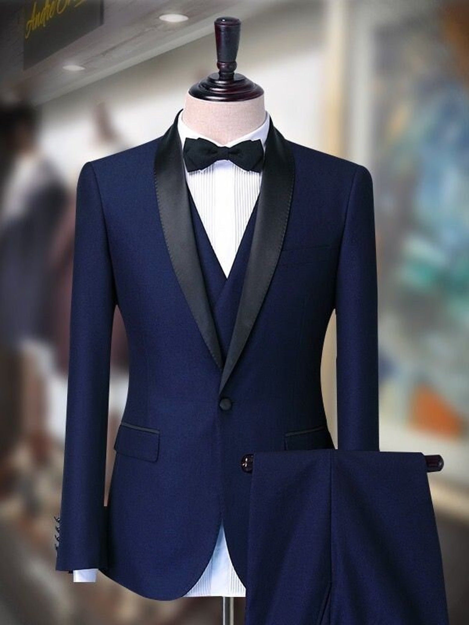 Madhu Couture coat Designer Wedding Groom Wear Suit Tuxedo 3 Piece Suit For Men.